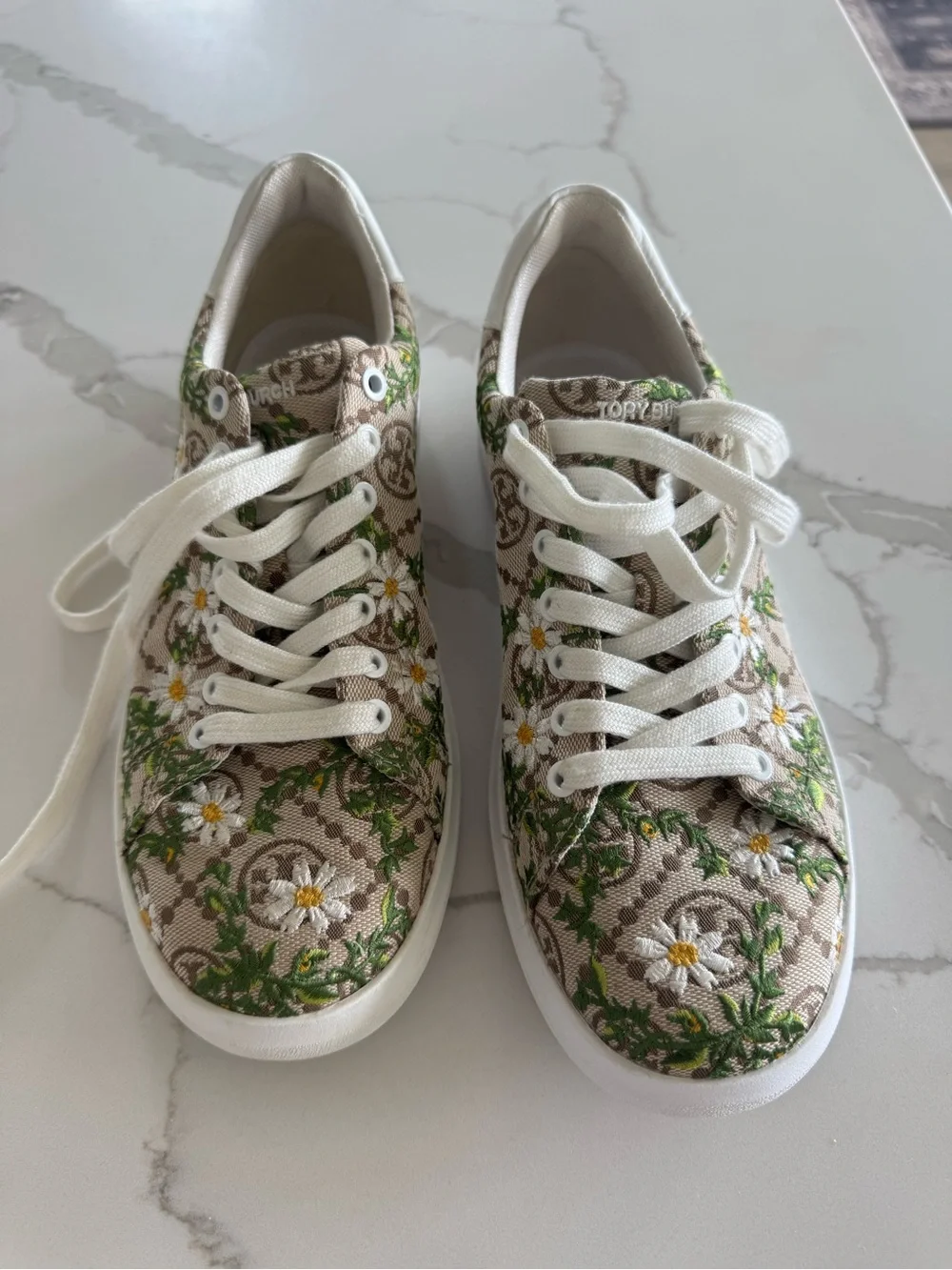 Tory Burch Howell T Monogram Daisy Embroidered Sneakers Size 7